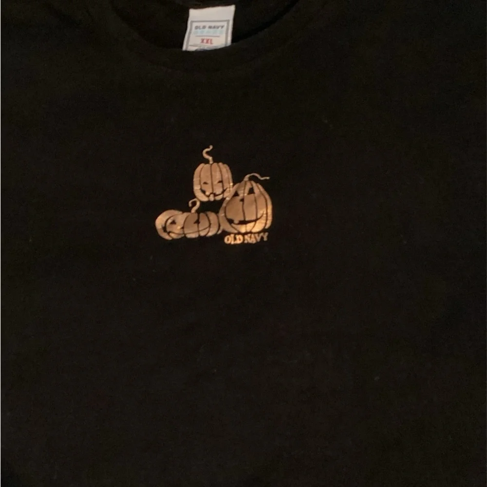 #124 Old Navy Black Short Tee w/ copper foil accent pumpkin Graphic size XXL
